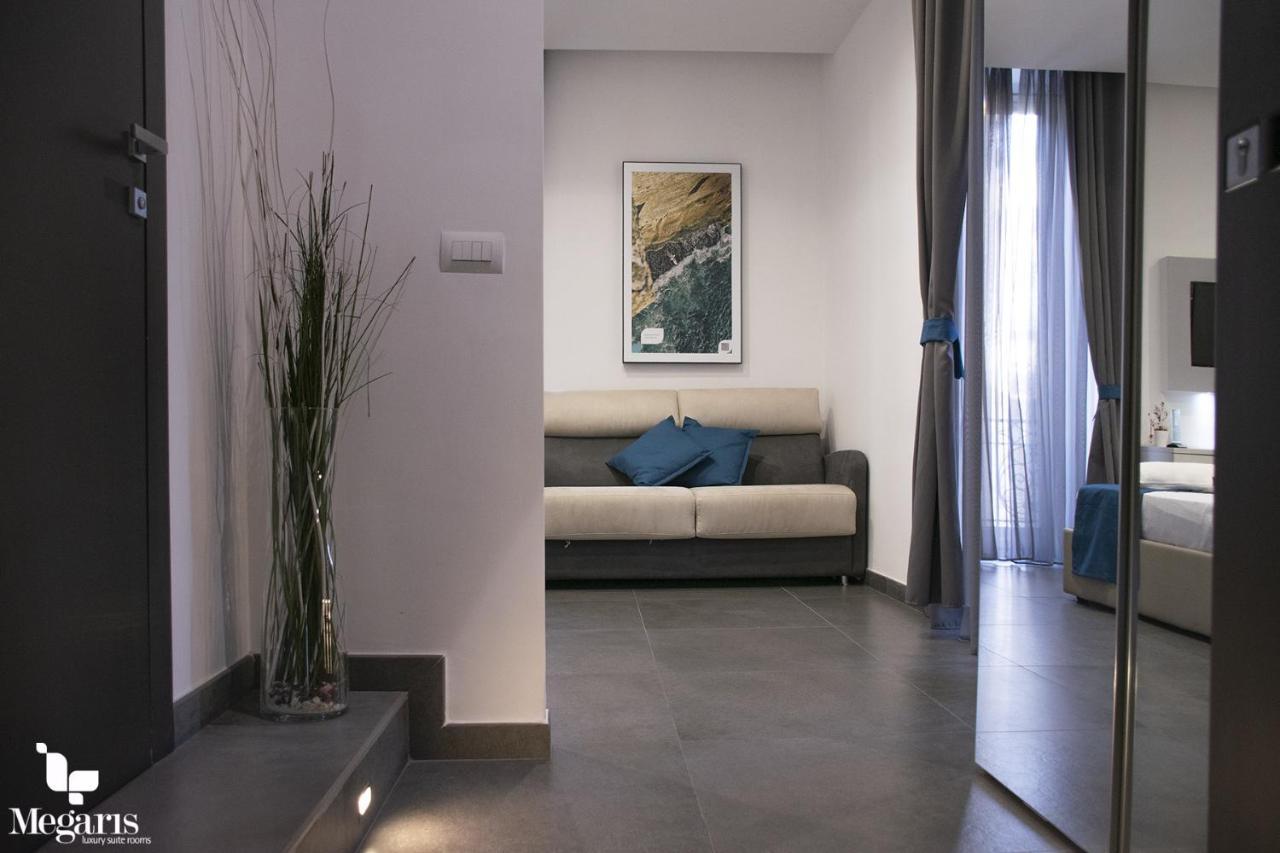 Megaris Luxury Suite Rooms Napoli Esterno foto