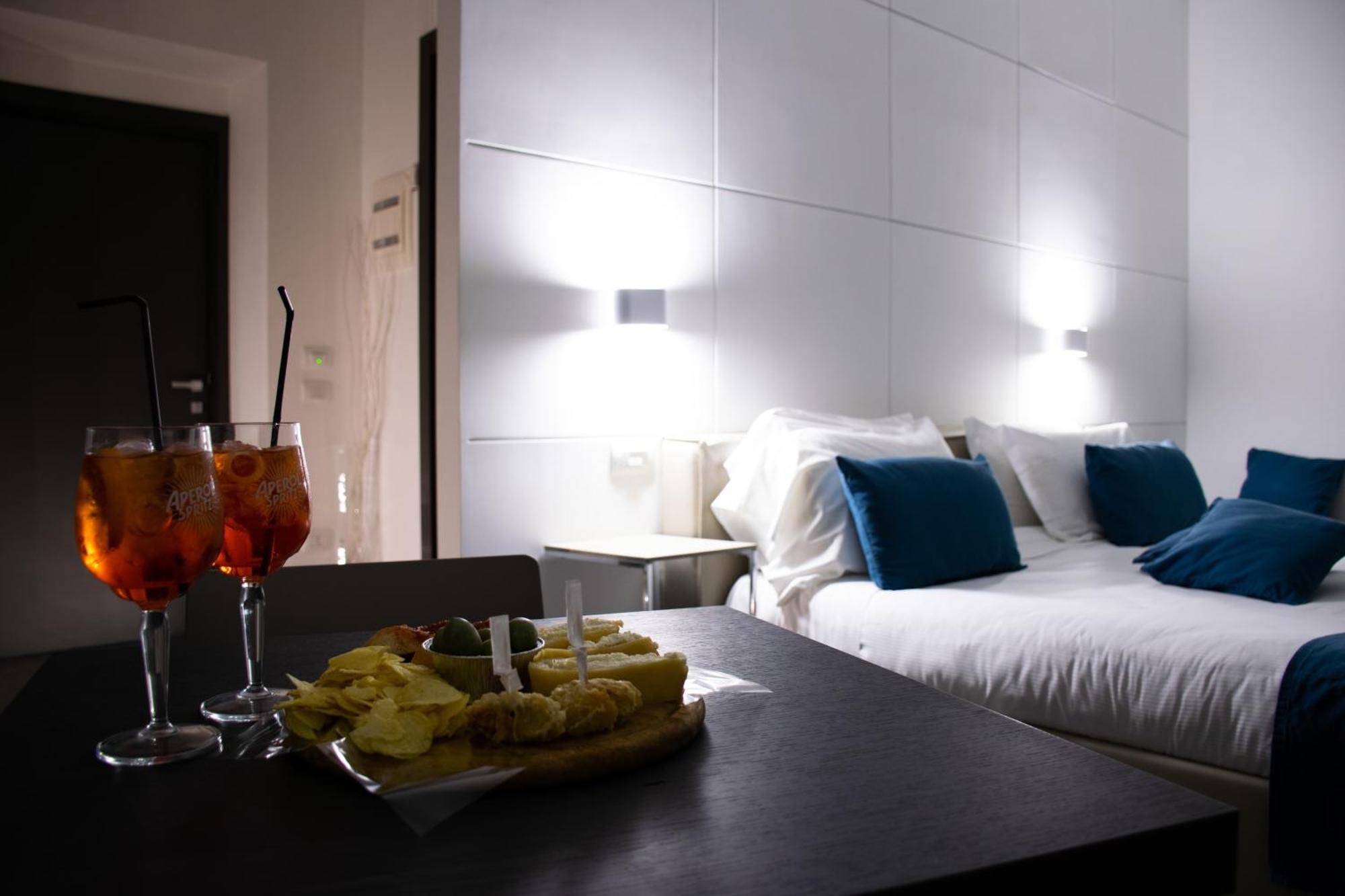 Megaris Luxury Suite Rooms Napoli Esterno foto